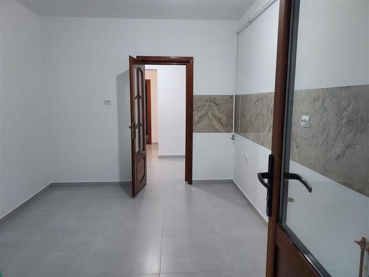 Apartament cu 3 camere decomandat în Păcurari