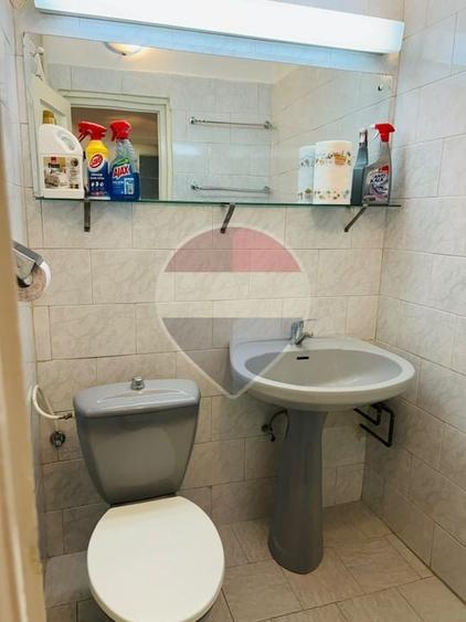 Garsonieră decomandată în Central