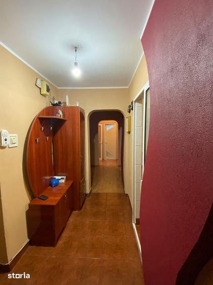 Apartament cu 4 camere în Micro 17