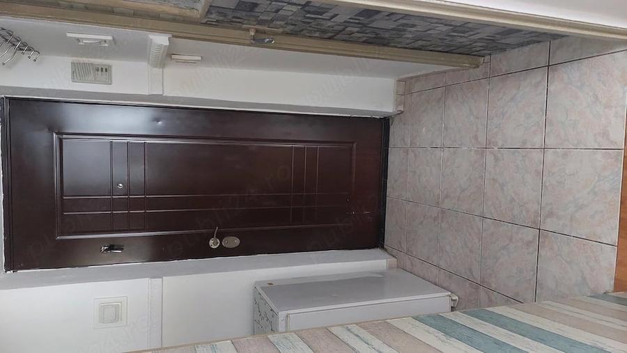 Garsonieră decomandată în Central