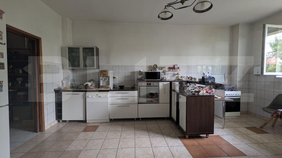 Casă individuală cu 10 camere cu Canalizare în Ana Ipătescu