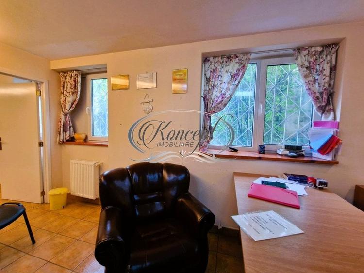 Apartament cu 3 camere semidecomandat, mobilat în Central