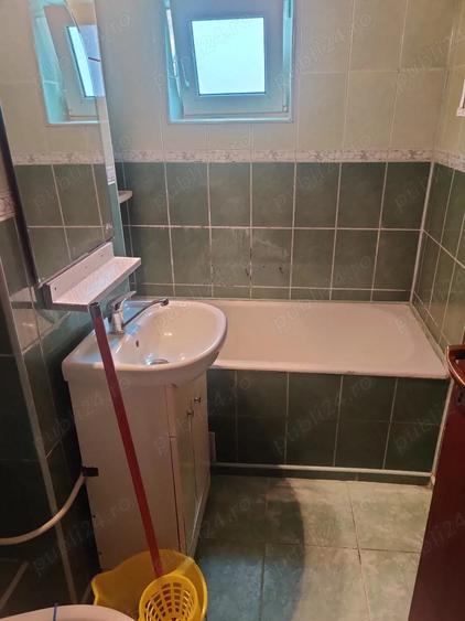 Apartament cu 3 camere decomandat în Simeria