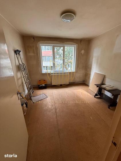 Apartament cu 3 camere decomandat în Obor