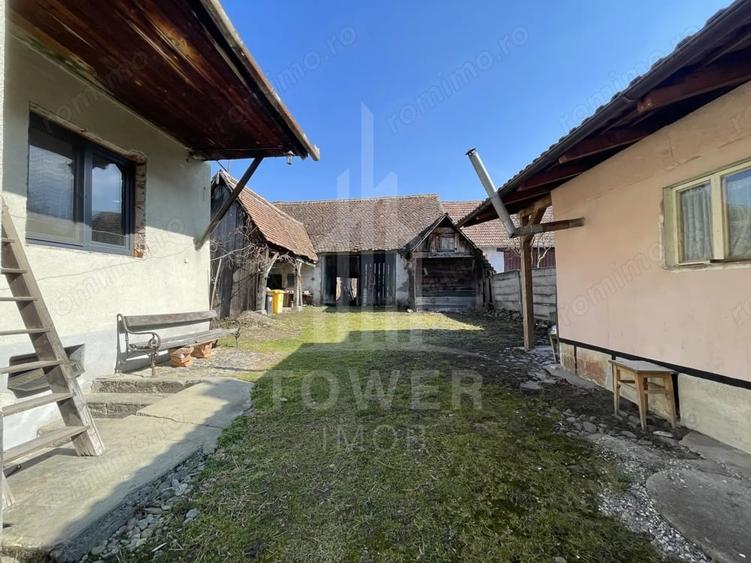 Casă cu 3 camere cu Teren 1464 Mp în Porumbacu de Jos