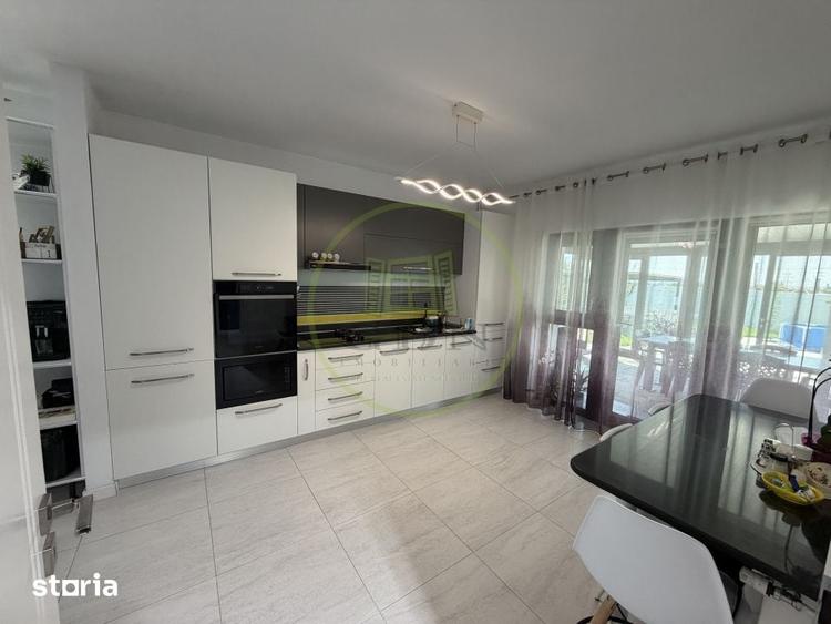 Casă cu 4 camere cu Teren 1142 Mp în Cârcea