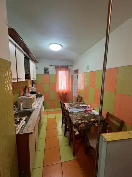 Apartament cu 3 camere decomandat în Militari