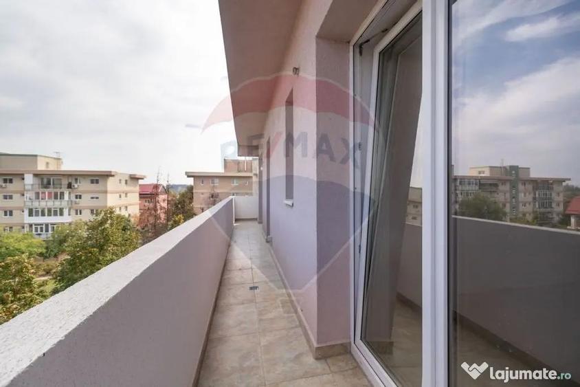 Apartament cu 3 camere semidecomandat în Dămăroaia