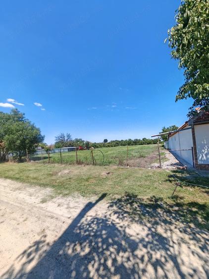 Teren de 2986 mp, în Butin