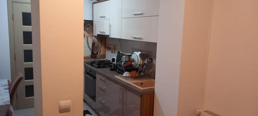 Apartament cu 4 camere decomandat în Micro 3