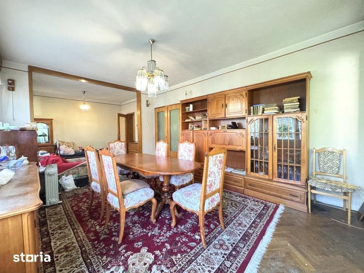 Apartament cu 5 camere, mobilat în Andrei Mureșanu
