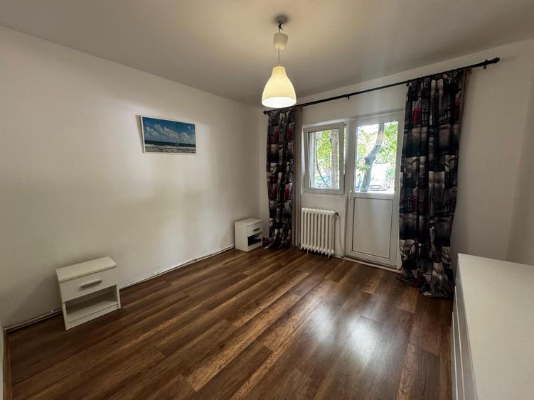 Apartament cu 3 camere decomandat în Metalurgie