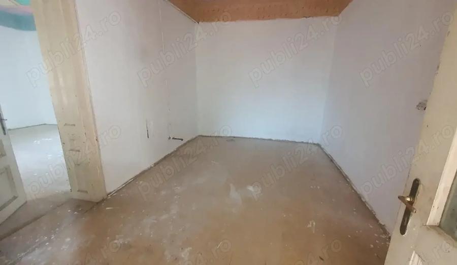 Casă cu 5 camere cu Teren 2259 Mp în Zădăreni