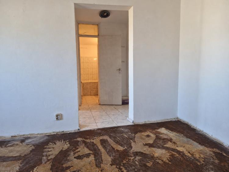 Apartament cu 2 camere semidecomandat în Giurgiului