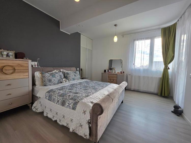 Apartament cu 3 camere decomandat, mobilat în Politehnica