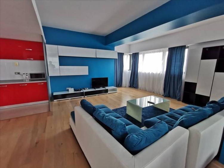 Apartament cu 3 camere decomandat, mobilat în Faleza Nord