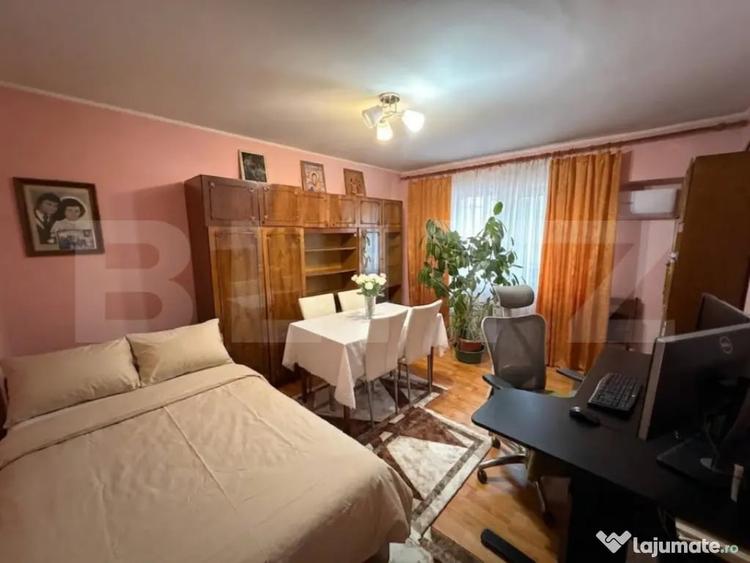 Apartament cu 4 camere decomandat în Dacia