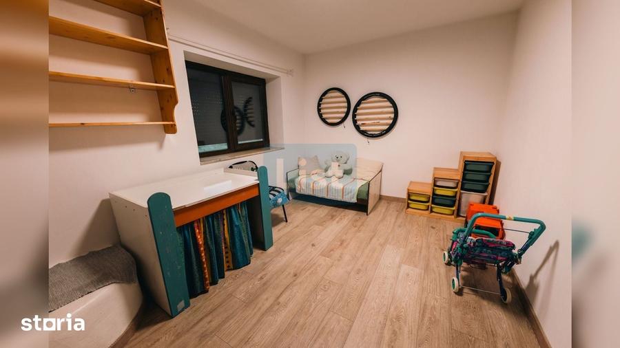 Casă cu 7 camere cu Teren 1300 Mp în Bonț