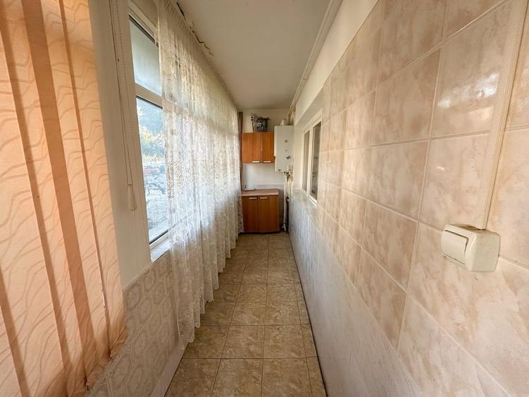 Apartament cu 3 camere decomandat, mobilat în Central