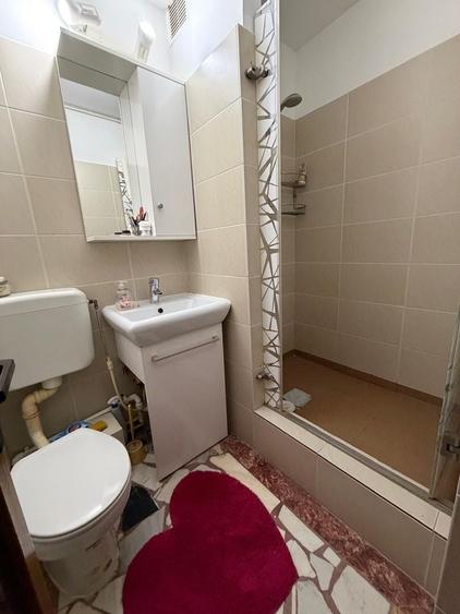 Apartament cu 4 camere, mobilat în Tomis I