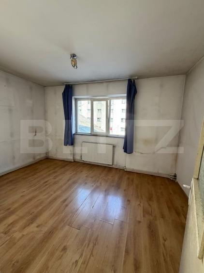 Apartament cu 4 camere decomandat în Burdujeni
