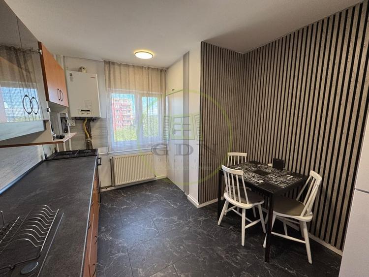Apartament cu 3 camere decomandat, mobilat în Zorilor