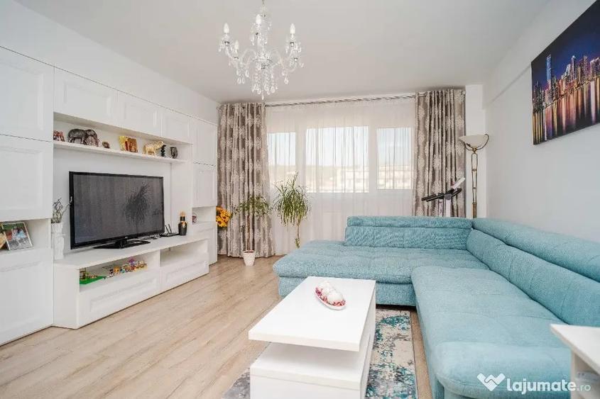 Apartament cu 3 camere decomandat în Rediu