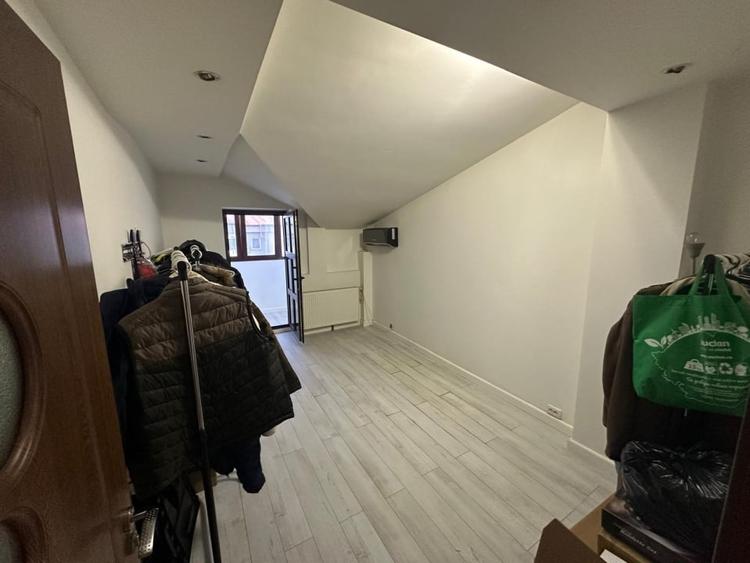 Apartament cu 3 camere decomandat, mobilat în Rovine