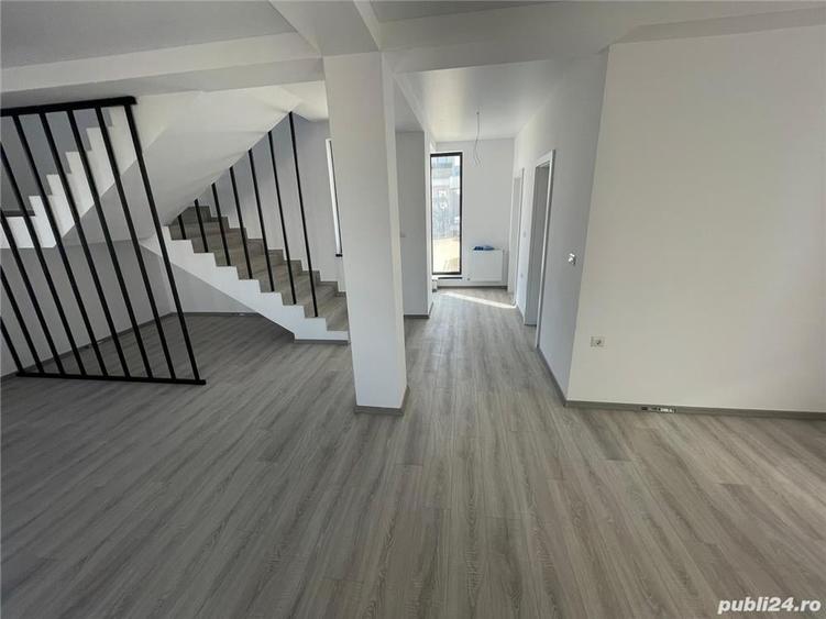 Casă cu 4 camere în Central