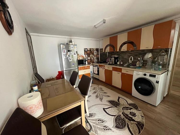 Casă cu 4 camere cu Teren 200 Mp în Central