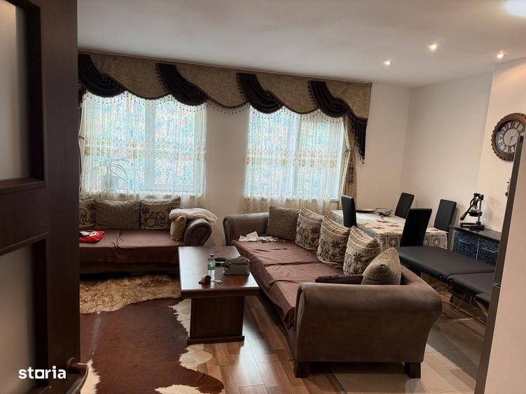 Apartament cu 3 camere decomandat în Vitan