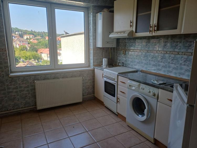 Apartament cu 3 camere decomandat în Andrei Mureșanu