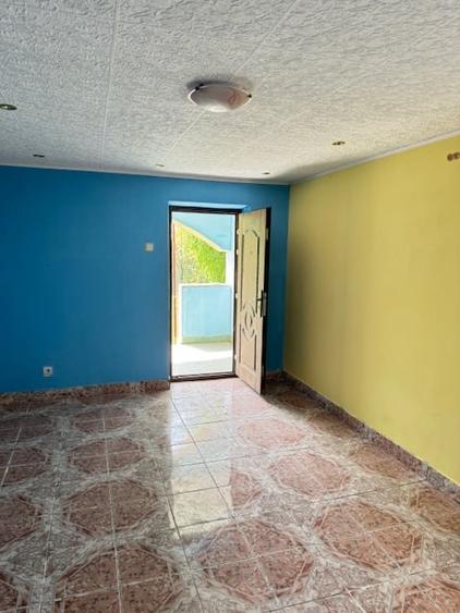 Casă individuală cu 5 camere cu Teren 900 Mp în Berești