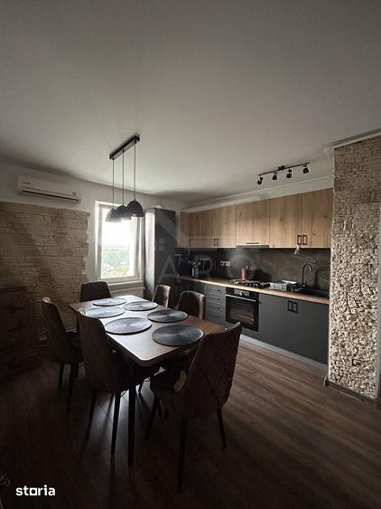 Apartament cu 3 camere decomandat în Criș