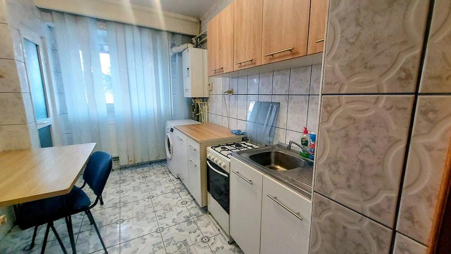 Apartament cu 3 camere decomandat în Port