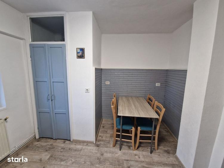 Apartament cu 3 camere semidecomandat în Turnișor