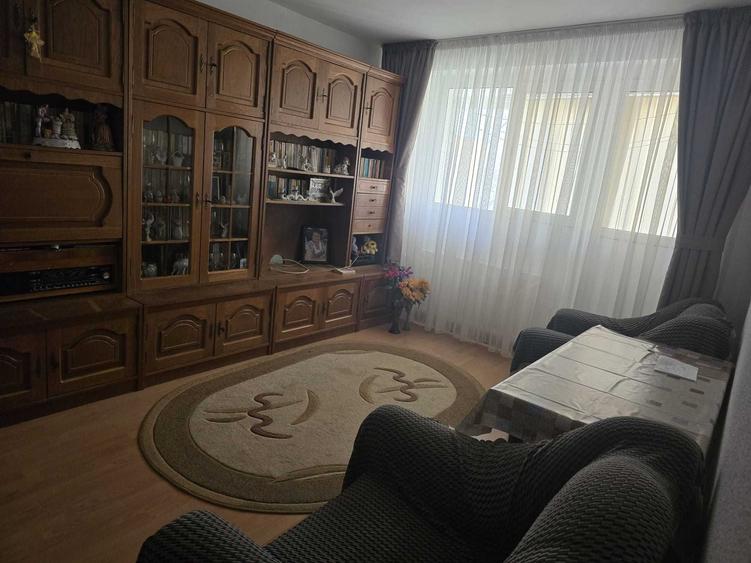 Apartament cu 2 camere decomandat în Doamna Ghica