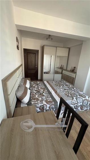 Apartament cu 2 camere semidecomandat, mobilat în Central