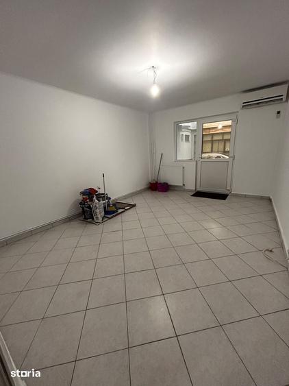 Spațiu comercial, de 50 mp, în Gară