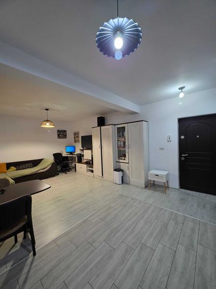 Apartament cu 2 camere semidecomandat în Giroc