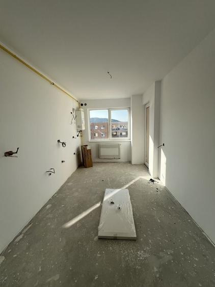 Apartament cu 2 camere decomandat în Pietroasa