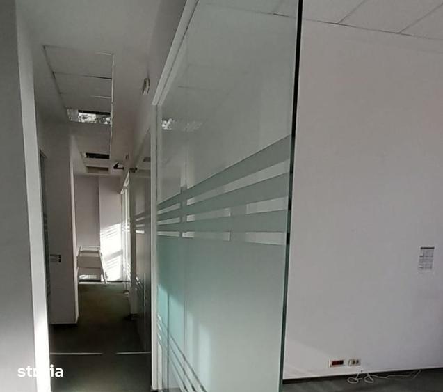 Spațiu comercial, de 1,300 mp, în Centrul Civic