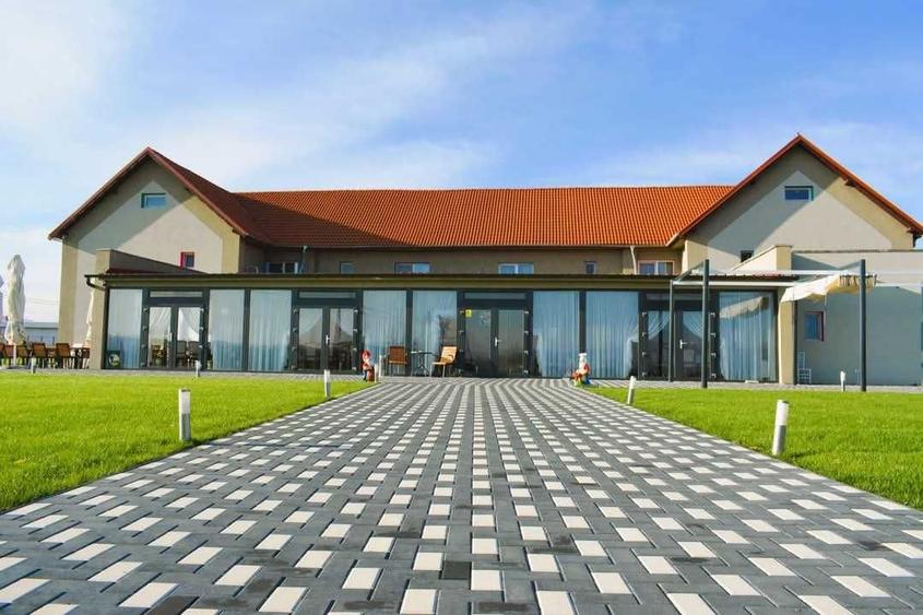Spațiu comercial, de 8,000 mp, în Vințu de Jos