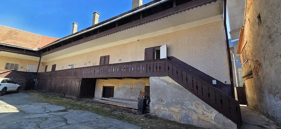 Casă cu 3 camere cu Teren 200 Mp în Central