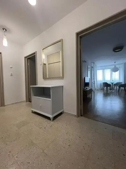 Apartament cu 3 camere semidecomandat, mobilat în Vatra Luminoasă