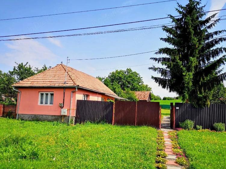 Casă cu 2 camere cu Teren 4600 Mp în Dedrad