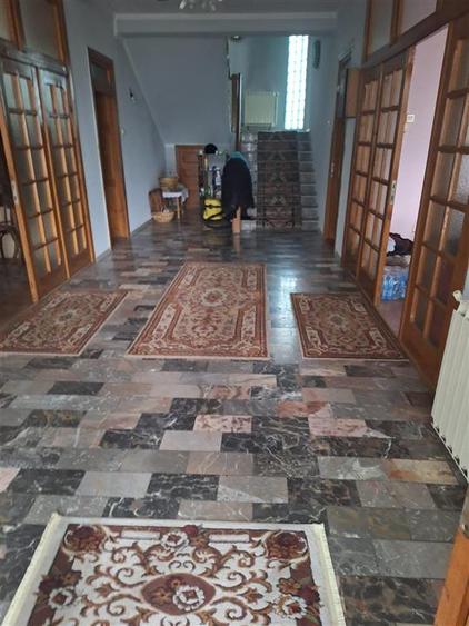 Casă cu 8 camere cu Teren 971 Mp în Apollo