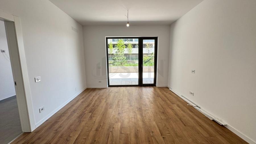 Apartament cu 3 camere decomandat în Barbu Văcărescu
