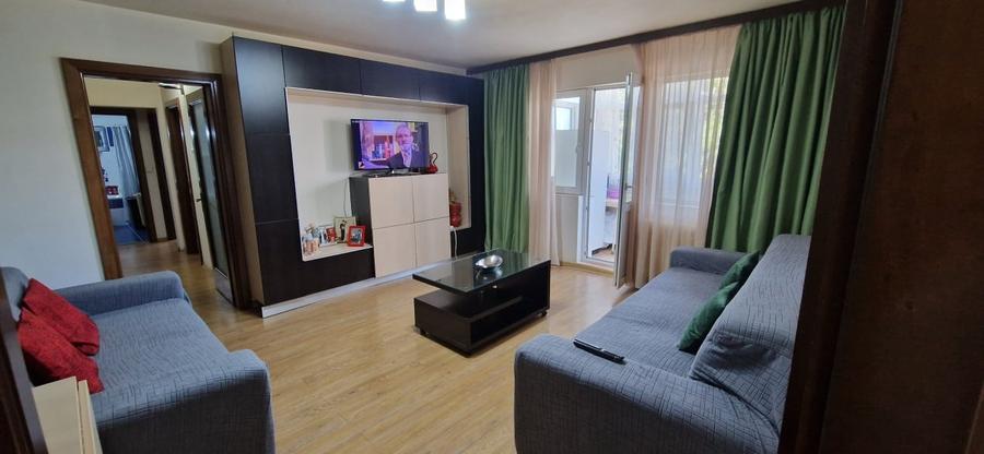 Apartament 3 camere, 67 mp, etaj 1/4, zona Rovine - 1