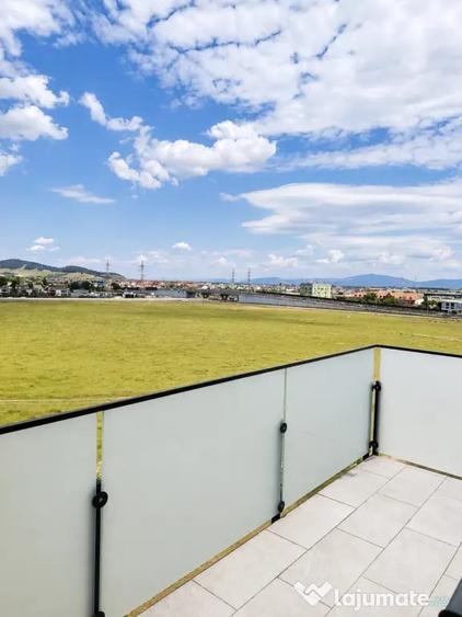 Apartament cu 2 camere decomandat în Sânpetru